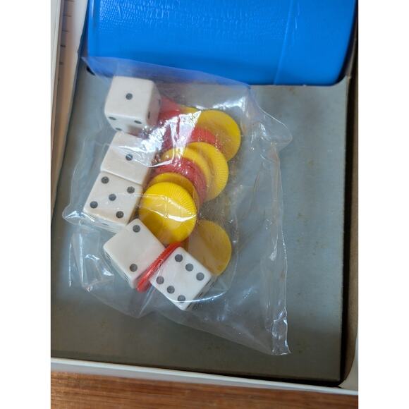 Vintage 1978 Yahtzee Game by Lowe Milton Bradley - Complete Good Condition - Picture 2 of 7